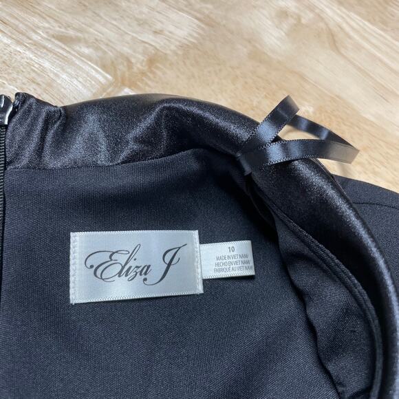 Eliza J NWT Long Sleeve Tuxedo Gown Black Size 10 Satin Lapel & Belt V-Neck - Picture 5 of 10